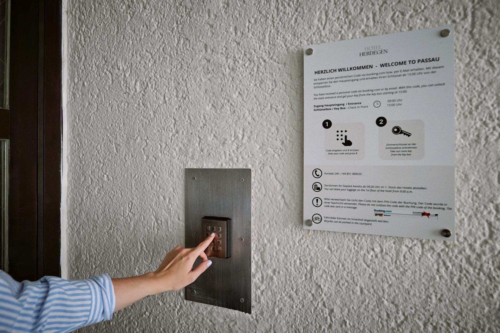 Herdegen Rooms - Self Check-In Passau Exterior photo